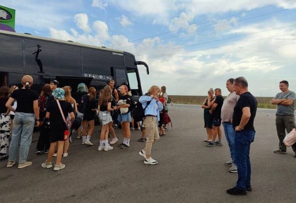 100 детей вернулись из лагерей на Черном море