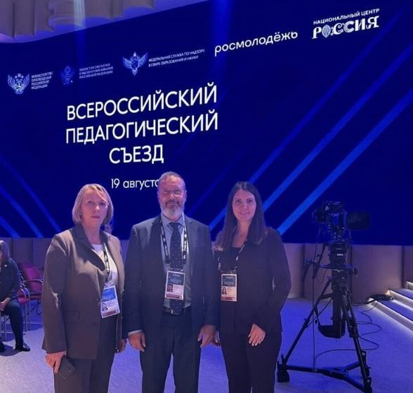 Мурманская область продолжит помогать школам и детям Приморского округа