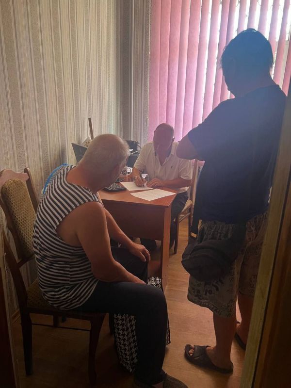 Всероссийский прием граждан прошел в Михайловском районе: депутат Сергей Сафронов рассмотрел обращения жителей Всероссийский прием граждан прошел в Михайловском районе: депутат Сергей Сафронов рассмотрел обращения жителей