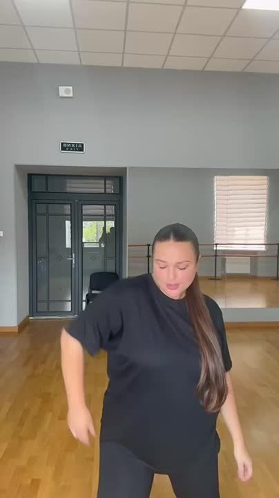 Если у тебя есть танцевальные навыки и ты хочешь выступать на различных площадках, учавствовать в конкурсах и фестивалях - тогда мы ждём именно тебя!