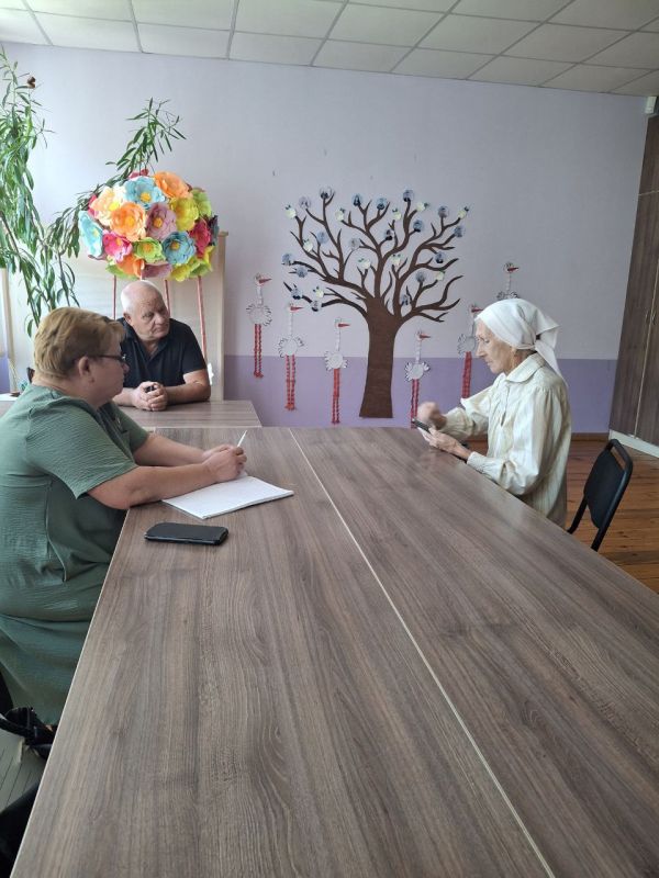 Сотрудники Новониколаевского отдела провели приём граждан в селе Обильное