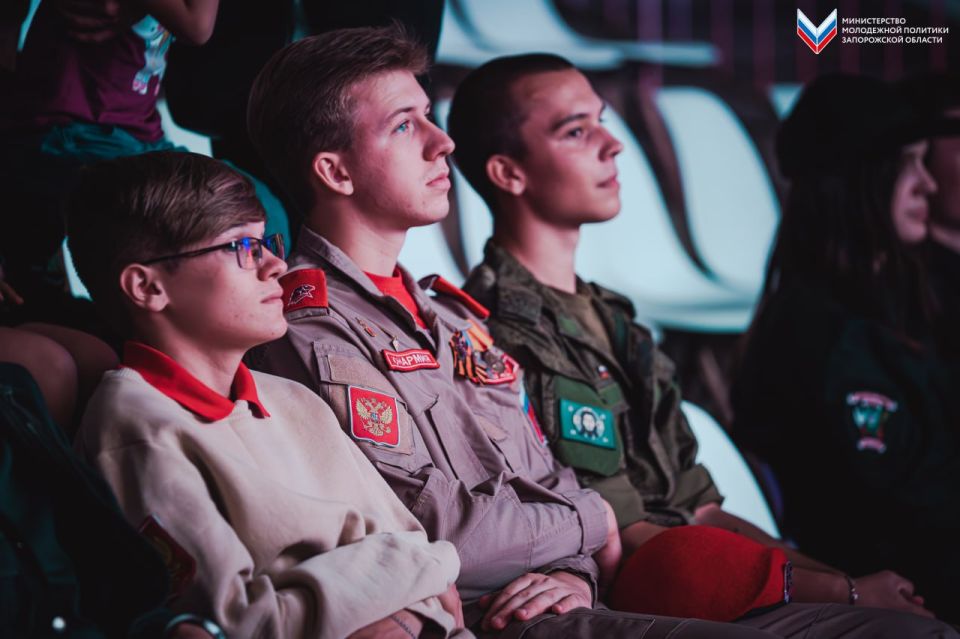 Молодёжь приняла участие в просмотре фильма «Нахимовец» Молодёжь приняла участие в просмотре фильма «Нахимовец»