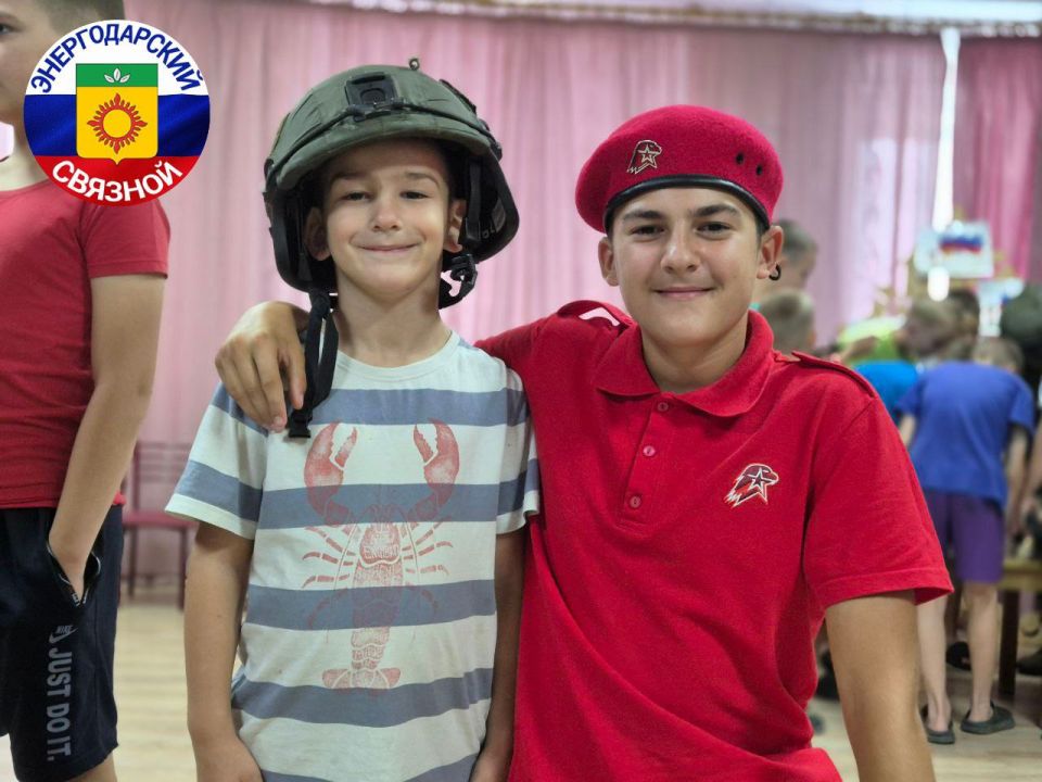 Сердце к сердцу. "Когда малыш берет тебя за руку, вернее, за палец, смотрит снизу вверх и спрашивает: "Вы к нам приехали?", хочется возвращаться сюда снова и снова Сердце к сердцу. "Когда малыш берет тебя за руку, вернее, за палец, смотрит снизу вверх и спрашивает: "Вы к нам приехали?", хочется возвращаться сюда снова и снова