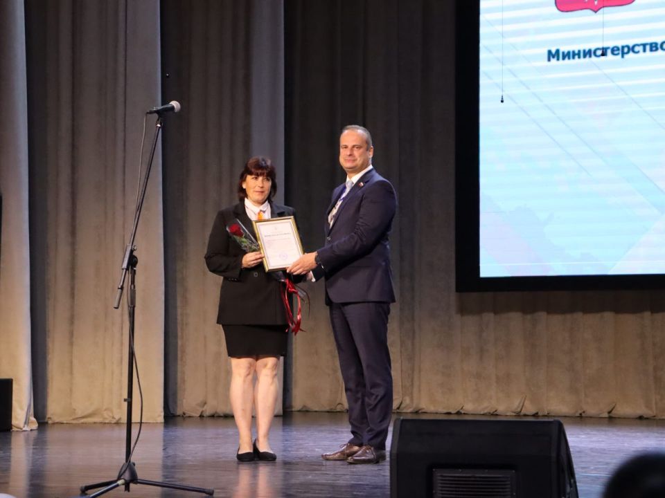 Заместитель Председателя Законодательного Собрания Запорожской области Михаил Попов принял участие в августовском педагогическом совещании Заместитель Председателя Законодательного Собрания Запорожской области Михаил Попов принял участие в августовском педагогическом совещании