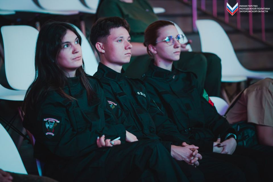 Молодёжь приняла участие в просмотре фильма «Нахимовец» Молодёжь приняла участие в просмотре фильма «Нахимовец»