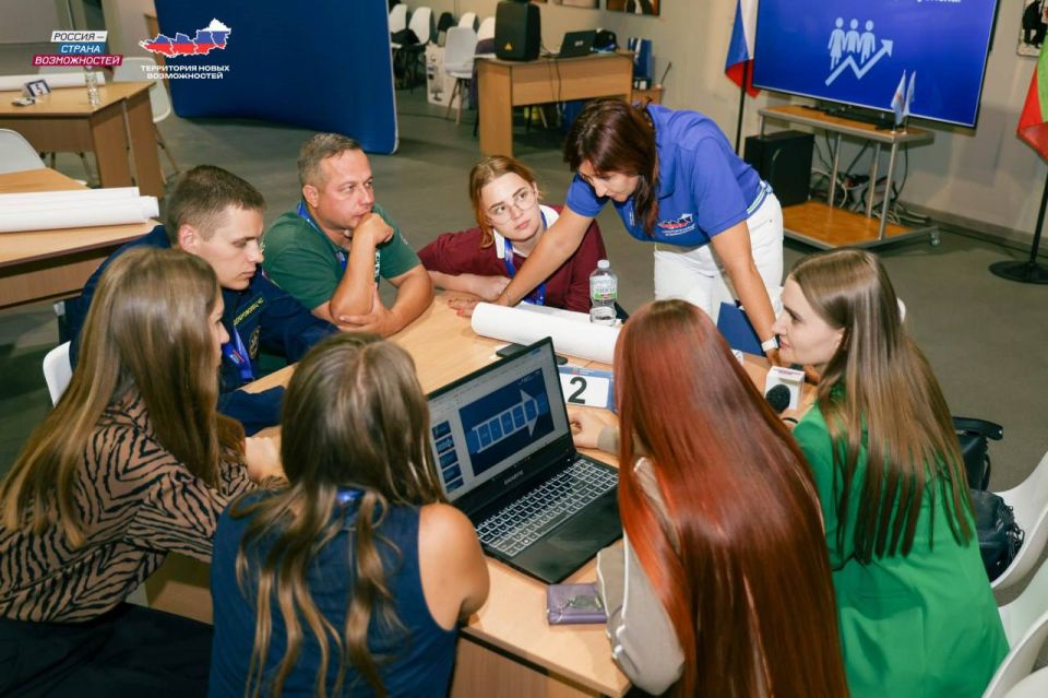 Сила в возможностях. В Мелитополе завершился двухдневный форум президентской платформы «Россия — страна возможностей» Сила в возможностях. В Мелитополе завершился двухдневный форум президентской платформы «Россия — страна возможностей»