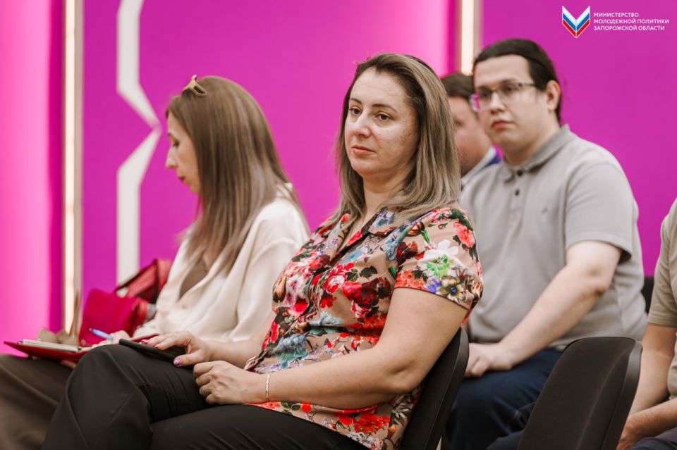 В Мелитопольском молодёжном центре состоялся семинар специалистов, работающих в сфере государственной молодёжной политики в Запорожской области В Мелитопольском молодёжном центре состоялся семинар специалистов, работающих в сфере государственной молодёжной политики в Запорожской области