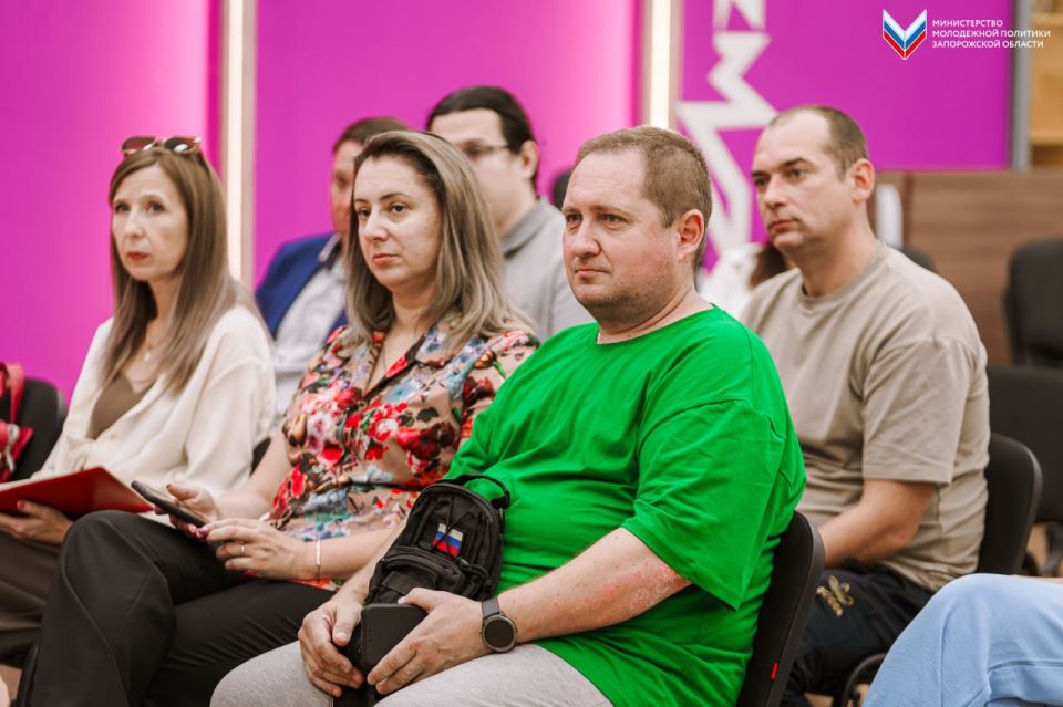 В Мелитопольском молодёжном центре состоялся семинар специалистов, работающих в сфере государственной молодёжной политики в Запорожской области В Мелитопольском молодёжном центре состоялся семинар специалистов, работающих в сфере государственной молодёжной политики в Запорожской области