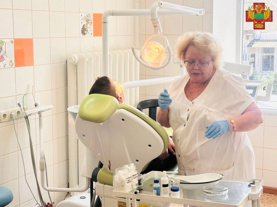 Мелитопольские стоматологи приглашают юных пациентов на профилактический осмотр