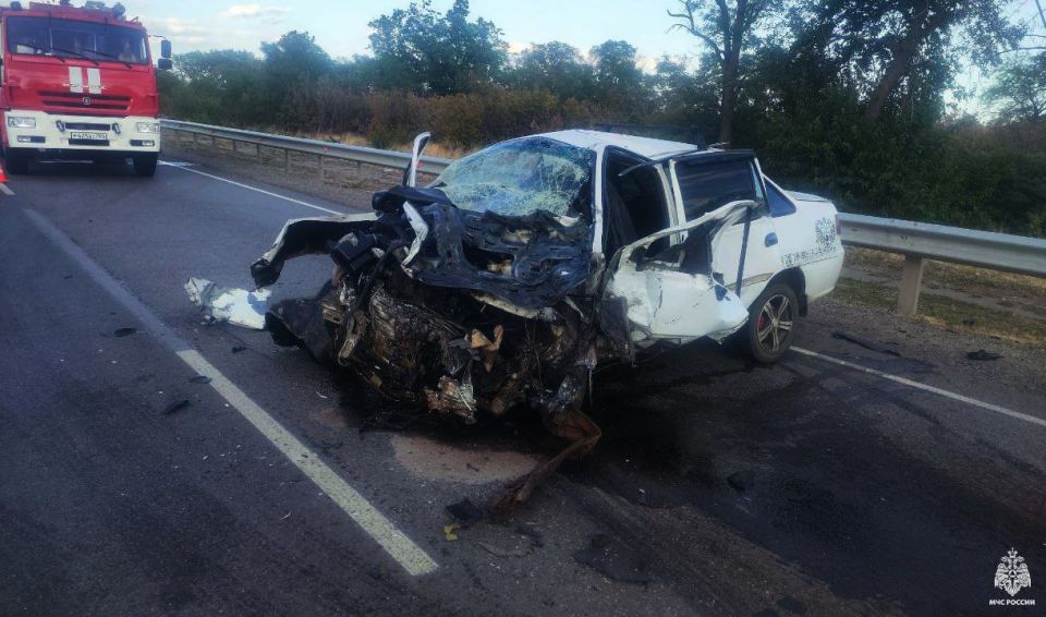 Два человека пострадали в ДТП на трассе "Новороссия" Два человека пострадали в ДТП на трассе "Новороссия"