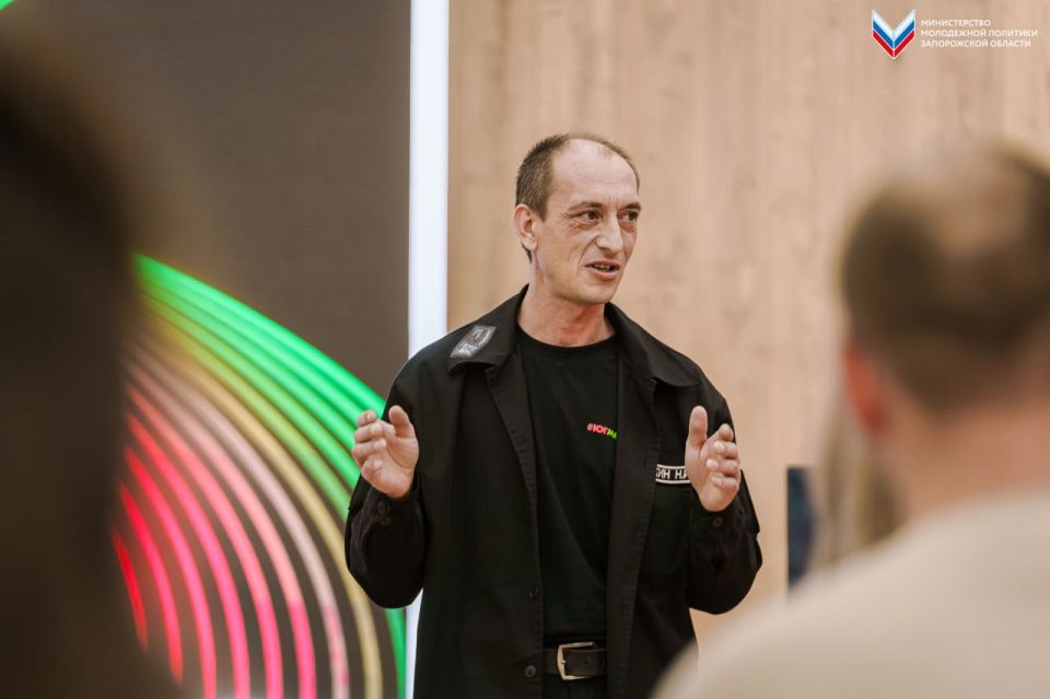 В Мелитопольском молодёжном центре состоялся семинар специалистов, работающих в сфере государственной молодёжной политики в Запорожской области В Мелитопольском молодёжном центре состоялся семинар специалистов, работающих в сфере государственной молодёжной политики в Запорожской области