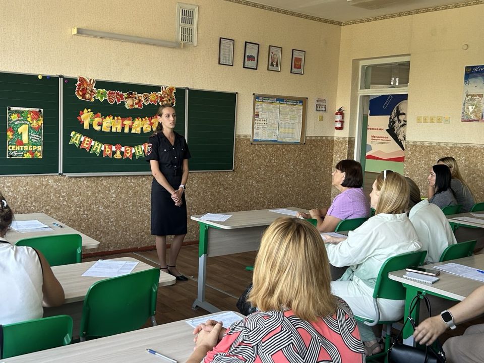 В преддверии нового учебного года сотрудники Госавтоинспекции Управления МВД России "Мелитопольское" принимают участие в родительских собраниях В преддверии нового учебного года сотрудники Госавтоинспекции Управления МВД России "Мелитопольское" принимают участие в родительских собраниях