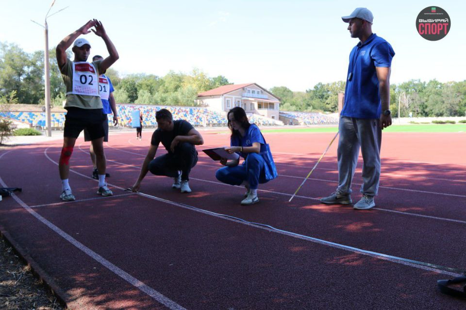 Спортивные достижения и личные победы: ветераны СВО и представители движения "Здоровое Отечество" сдают ГТО в Мелитополе  Спортивные достижения и личные победы: ветераны СВО и представители движения "Здоровое Отечество" сдают ГТО в Мелитополе