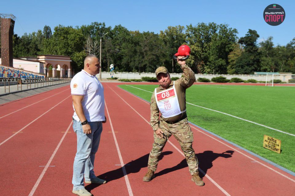 Спортивные достижения и личные победы: ветераны СВО и представители движения "Здоровое Отечество" сдают ГТО в Мелитополе  Спортивные достижения и личные победы: ветераны СВО и представители движения "Здоровое Отечество" сдают ГТО в Мелитополе