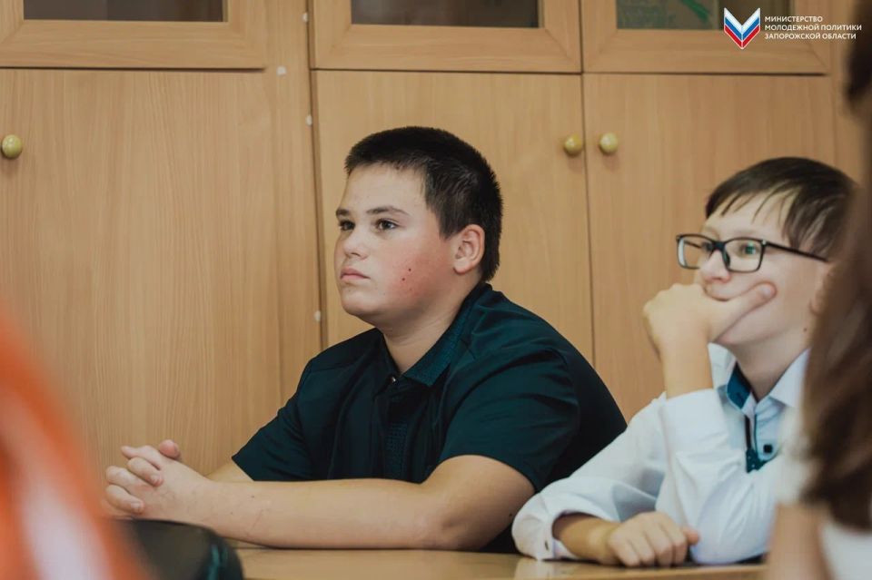 В День знаний для школьников прошли уроки добра: ребятам рассказали о важности добровольчества и о том, как стать добровольцем сегодня В День знаний для школьников прошли уроки добра: ребятам рассказали о важности добровольчества и о том, как стать добровольцем сегодня