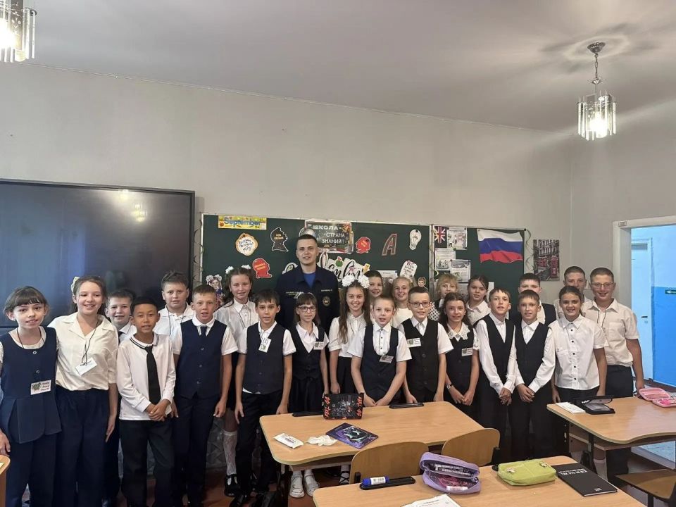 Добровольцы Запорожского РО ВСКС встретили День знаний за важной работой, проведя мастер-классы на нескольких площадках Добровольцы Запорожского РО ВСКС встретили День знаний за важной работой, проведя мастер-классы на нескольких площадках