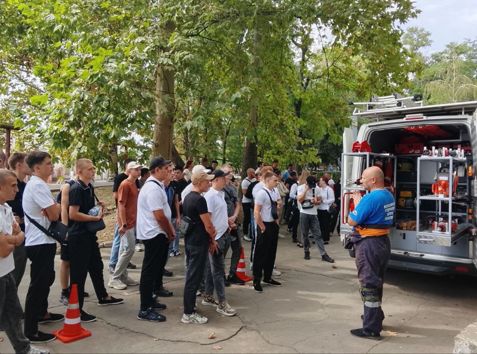 Добровольцы Запорожского РО ВСКС встретили День знаний за важной работой, проведя мастер-классы на нескольких площадках Добровольцы Запорожского РО ВСКС встретили День знаний за важной работой, проведя мастер-классы на нескольких площадках