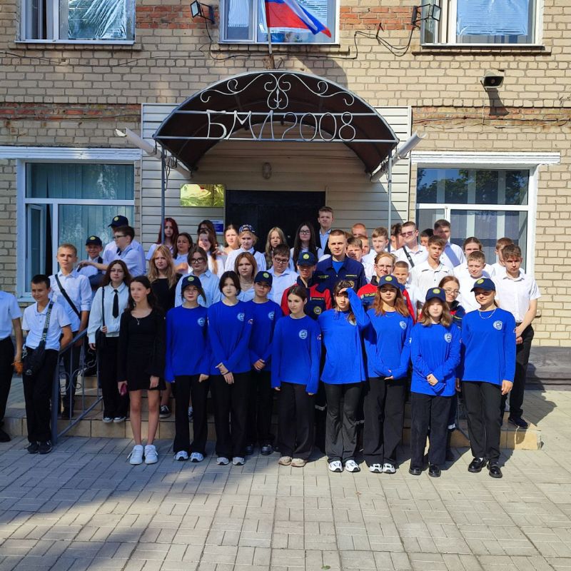 Добровольцы Запорожского РО ВСКС встретили День знаний за важной работой, проведя мастер-классы на нескольких площадках Добровольцы Запорожского РО ВСКС встретили День знаний за важной работой, проведя мастер-классы на нескольких площадках