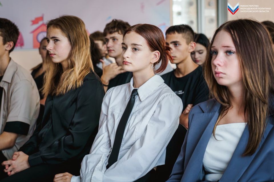 В Мелитополе прошел открытый диалог-урок, приуроченный к 80-й годовщине Победы над милитаристской Японией и окончанию Второй мировой войны В Мелитополе прошел открытый диалог-урок, приуроченный к 80-й годовщине Победы над милитаристской Японией и окончанию Второй мировой войны