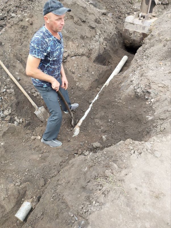 В селе Новобогдановка проведены работы по замене абонентской врезки В селе Новобогдановка проведены работы по замене абонентской врезки