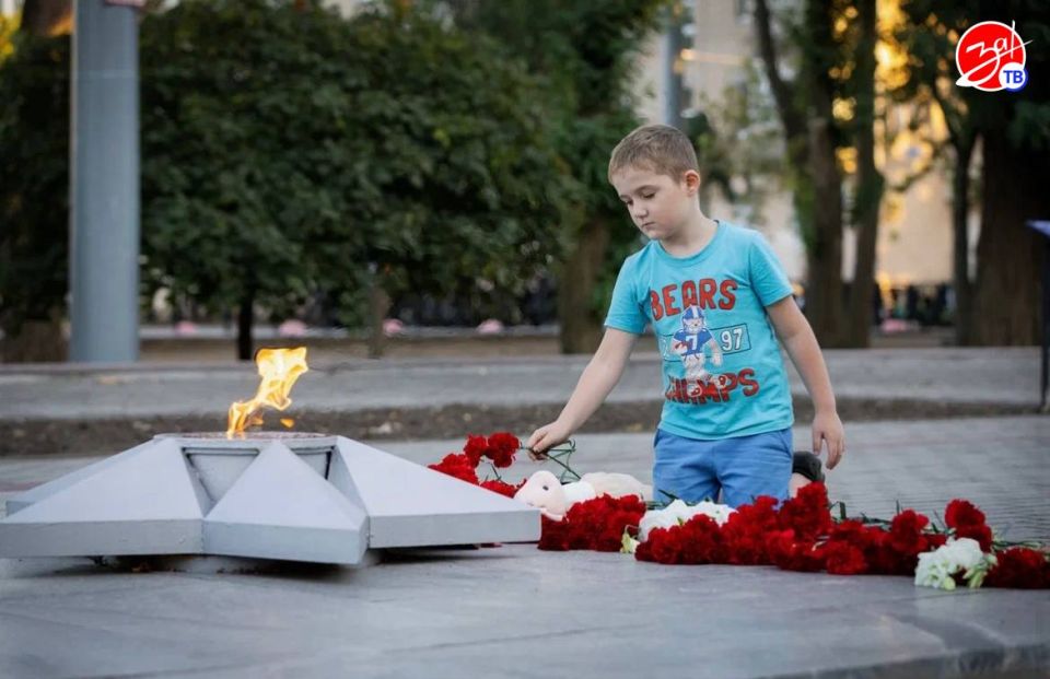 3 сентября в России вспоминают жертв трагедии в Беслане 3 сентября в России вспоминают жертв трагедии в Беслане