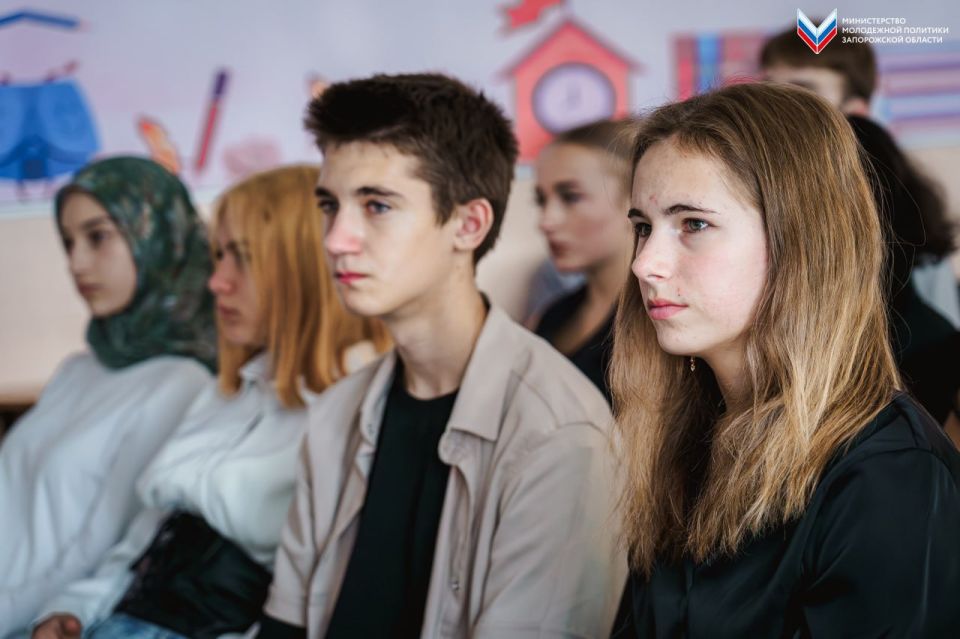 В Мелитополе прошел открытый диалог-урок, приуроченный к 80-й годовщине Победы над милитаристской Японией и окончанию Второй мировой войны В Мелитополе прошел открытый диалог-урок, приуроченный к 80-й годовщине Победы над милитаристской Японией и окончанию Второй мировой войны