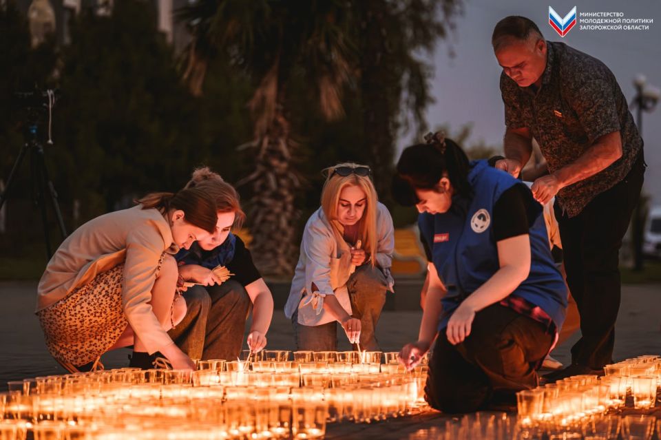 В Мелитополе почтили память жертв теракта в Беслане акцией «Свеча памяти» В Мелитополе почтили память жертв теракта в Беслане акцией «Свеча памяти»