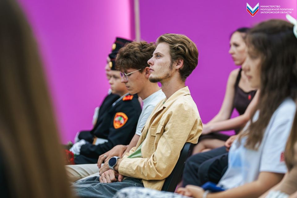 В Мелитопольском Молодёжном центре прошла тематическая лекция, приуроченная ко Дню солидарности в борьбе с терроризмом В Мелитопольском Молодёжном центре прошла тематическая лекция, приуроченная ко Дню солидарности в борьбе с терроризмом