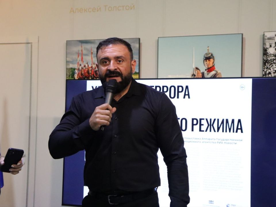 Выставка, показывающая деяния нацистского киевского режима, открылась в Мелитополе Выставка, показывающая деяния нацистского киевского режима, открылась в Мелитополе