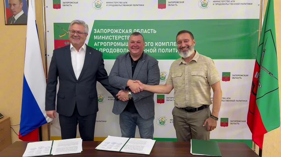 Андрей Сигута: Заключили Соглашение о создании и развитии агротехнологических классов в школах региона в рамках федерального проекта «Кадры в АПК», который реализуется во исполнение Указа Президента России и входит в состав...