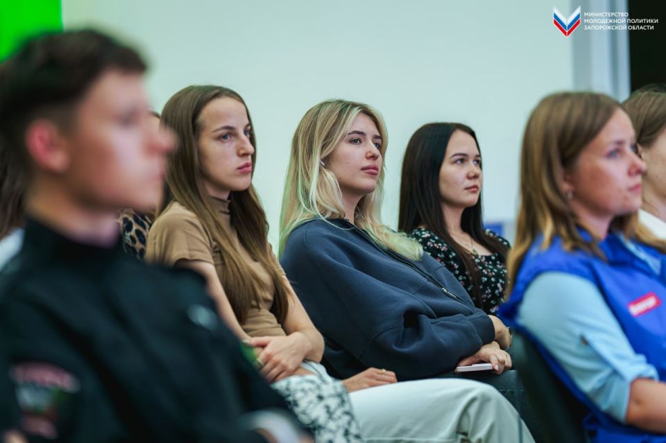 В Мелитопольском Молодёжном центре прошла тематическая лекция, приуроченная ко Дню солидарности в борьбе с терроризмом В Мелитопольском Молодёжном центре прошла тематическая лекция, приуроченная ко Дню солидарности в борьбе с терроризмом