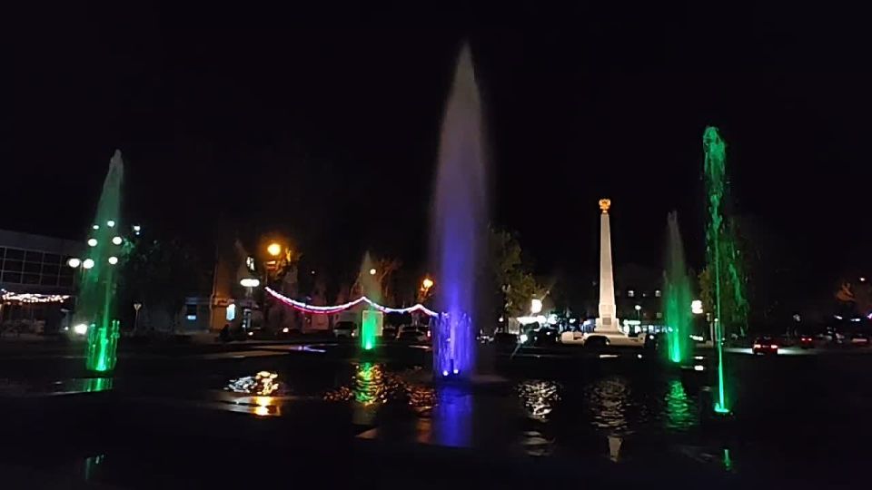 Вечерней красоты перед сном: главный фонтан Мелитополя теперь переливается разными цветами