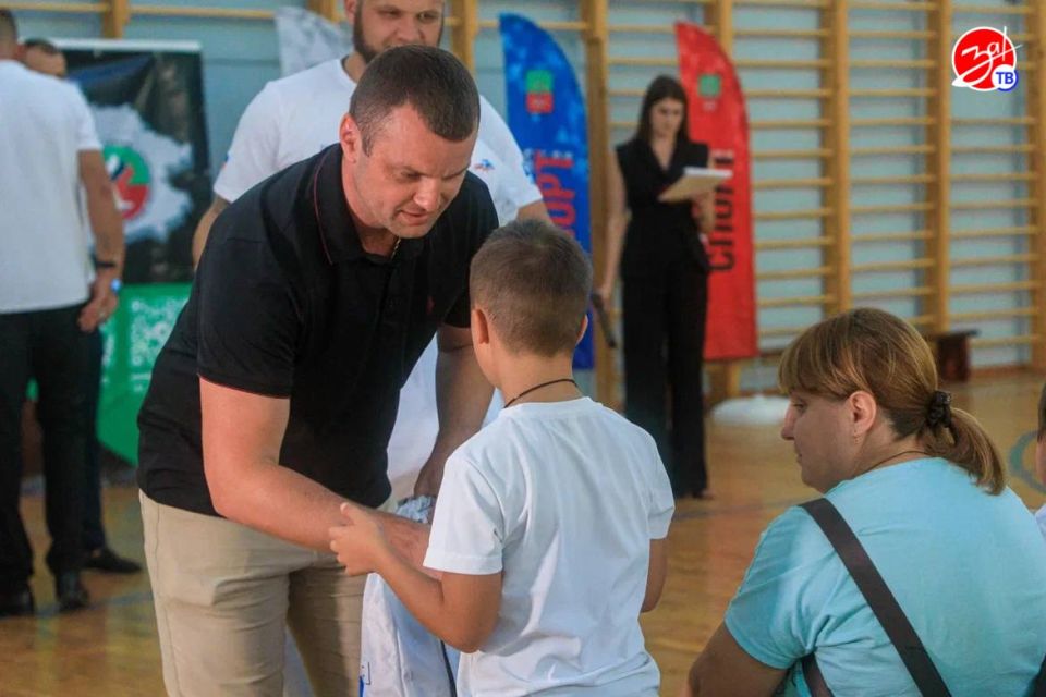 В Мелитополе открылась группа футбольной подготовки для детей с особенностями развития В Мелитополе открылась группа футбольной подготовки для детей с особенностями развития