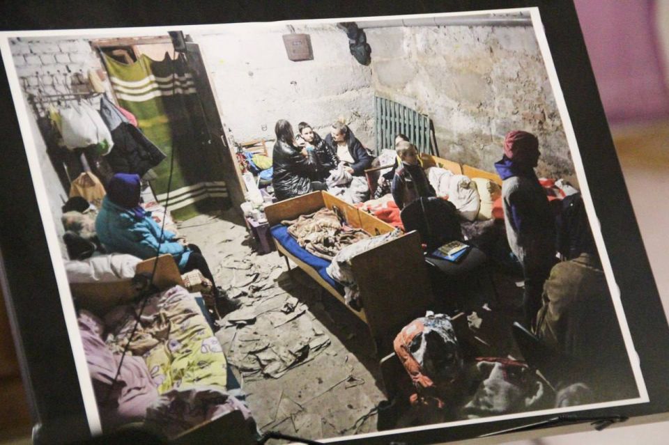 Фотовыставка «Хроники террора украинского неонацистского режима» представлена в Областном центре искусств и народного творчества Фотовыставка «Хроники террора украинского неонацистского режима» представлена в Областном центре искусств и народного творчества