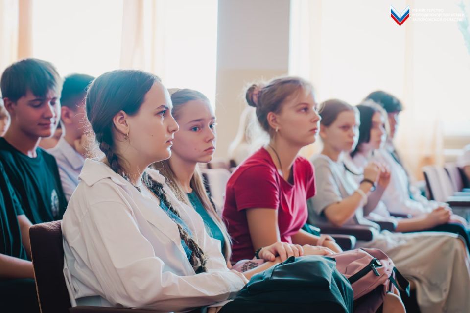 Для Мелитопольских школьников продолжается серия открытых уроков, приуроченных к 80-й годовщине Победы над милитаристской Японией и окончанию Второй мировой войны Для Мелитопольских школьников продолжается серия открытых уроков, приуроченных к 80-й годовщине Победы над милитаристской Японией и окончанию Второй мировой войны