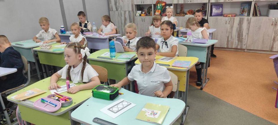      8 .      .ѻ .        1     :   