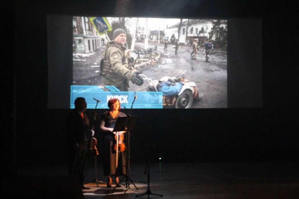 Фотовыставка «Хроники террора украинского неонацистского режима» представлена в Областном центре искусств и народного творчества Фотовыставка «Хроники террора украинского неонацистского режима» представлена в Областном центре искусств и народного творчества