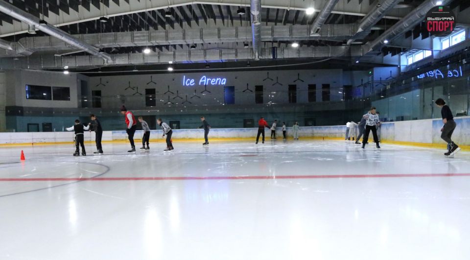 Катание на льду для детей из ГБУ "Мелитопольский областной центр социально-психологической реабилитации детей" Катание на льду для детей из ГБУ "Мелитопольский областной центр социально-психологической реабилитации детей"
