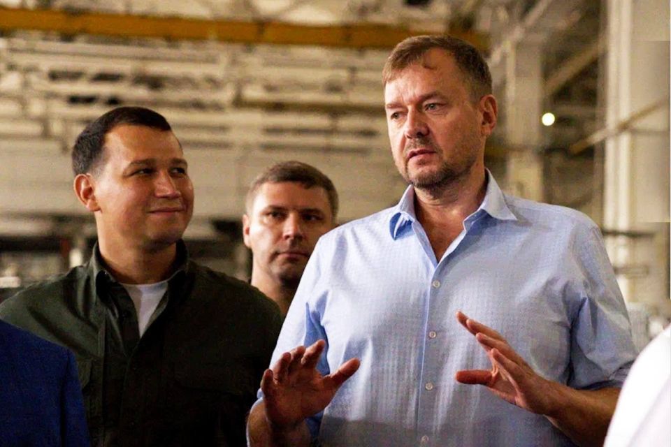 Евгений Балицкий: Также посетили Мелитопольский завод «Гидросила», который в советское время был одним из самых больших промышленных предприятий региона, а за годы украинского безвластия утратил былую славу и был распродан Евгений Балицкий: Также посетили Мелитопольский завод «Гидросила», который в советское время был одним из самых больших промышленных предприятий региона, а за годы украинского безвластия утратил былую славу и был распродан