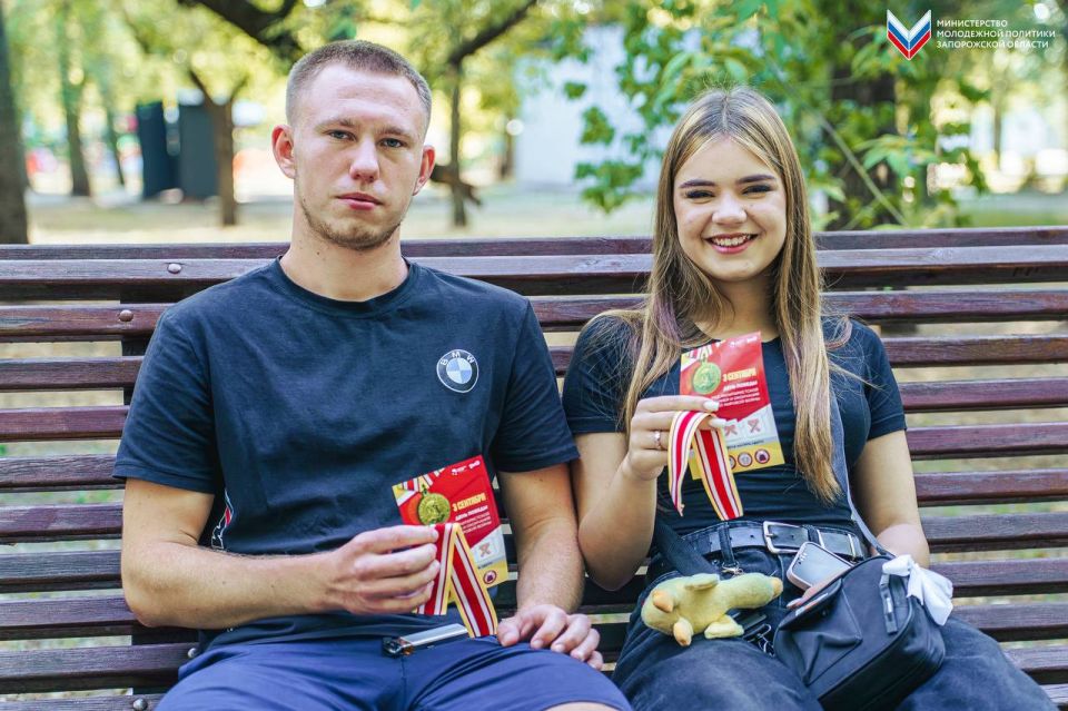 Молодёжь присоединилась к всероссийской акции «Лента Дальневосточной Победы» Молодёжь присоединилась к всероссийской акции «Лента Дальневосточной Победы»