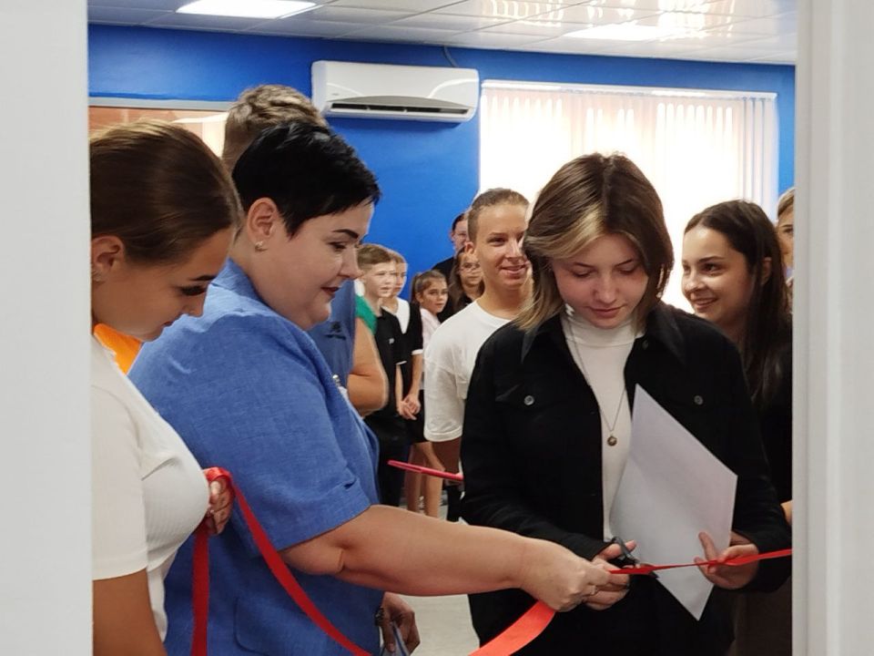 05.09.2025 г. в ГБУ ОО ЗО "СОШ №4" г. Мелитополь состоялось торжественное открытие Атомкласса - специализированного кабинета для изучения атомных и ядерных технологий, энергосбережения и смежных дисциплин 05.09.2025 г. в ГБУ ОО ЗО "СОШ №4" г. Мелитополь состоялось торжественное открытие Атомкласса - специализированного кабинета для изучения атомных и ядерных технологий, энергосбережения и смежных дисциплин