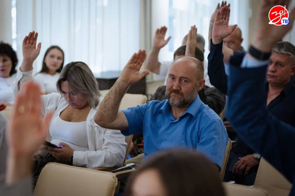 В Мелитополе состоялось очередное заседание Законодательного Собрания В Мелитополе состоялось очередное заседание Законодательного Собрания