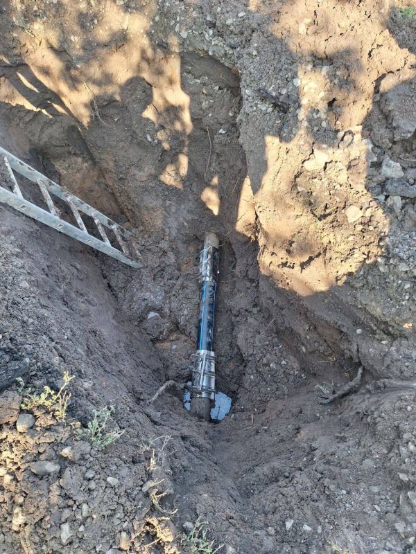 Сегодня, 05.09.2025 сотрудники СВКХ «Терпенье» устранили порыв на улице Ленина, 1 Сегодня, 05.09.2025 сотрудники СВКХ «Терпенье» устранили порыв на улице Ленина, 1