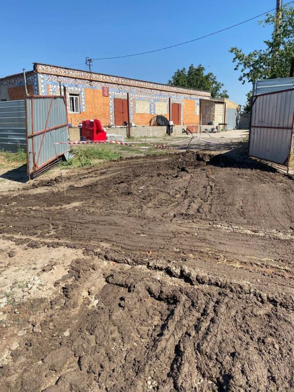 Сегодня, 05.09.2025 сотрудники СВКХ «Терпенье» устранили порыв на улице Ленина, 1 Сегодня, 05.09.2025 сотрудники СВКХ «Терпенье» устранили порыв на улице Ленина, 1