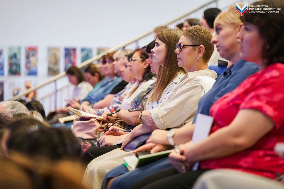 В Мелитополе состоялась первая областная межведомственная конференция «Эффективные практики системы профилактики безнадзорности и правонарушений несовершеннолетних» В Мелитополе состоялась первая областная межведомственная конференция «Эффективные практики системы профилактики безнадзорности и правонарушений несовершеннолетних»