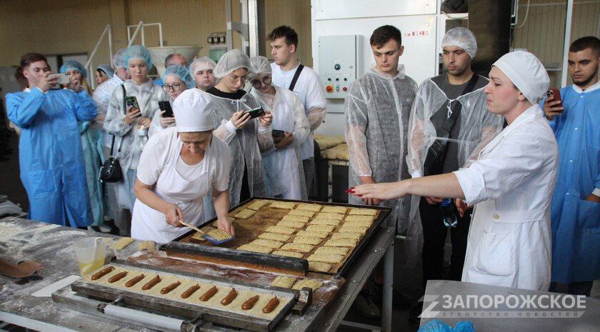 Студенты МелГУ посетили хлебокомбинат с профориентационной экскурсией
