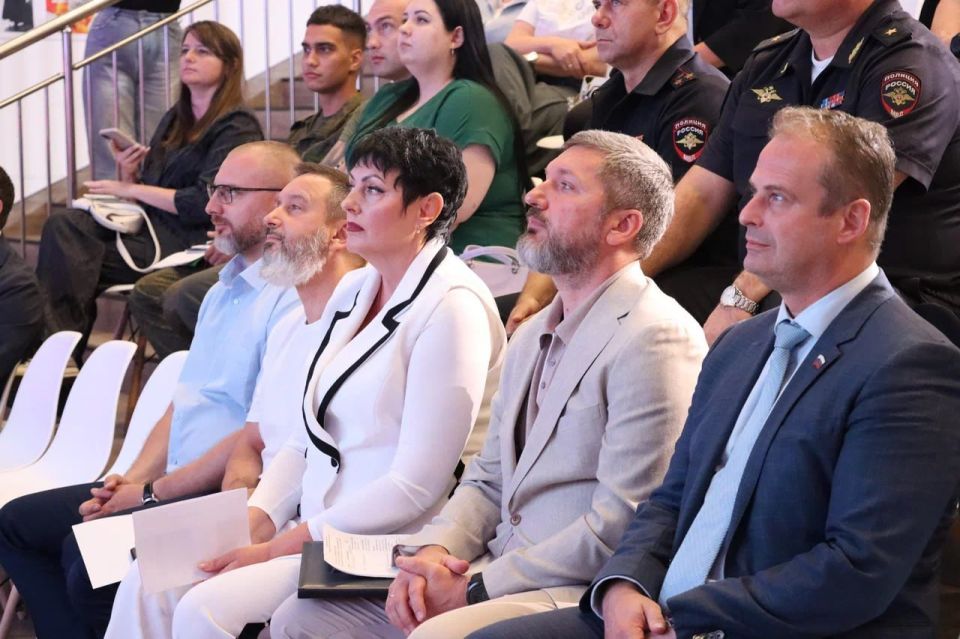 В Мелитополе торжественно открыт Клуб работодателей «Союз 85» В Мелитополе торжественно открыт Клуб работодателей «Союз 85»