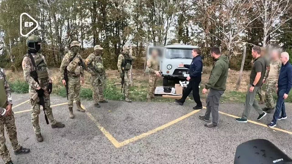 «Единая Россия» передала технику бойцам СВО в Запорожской области