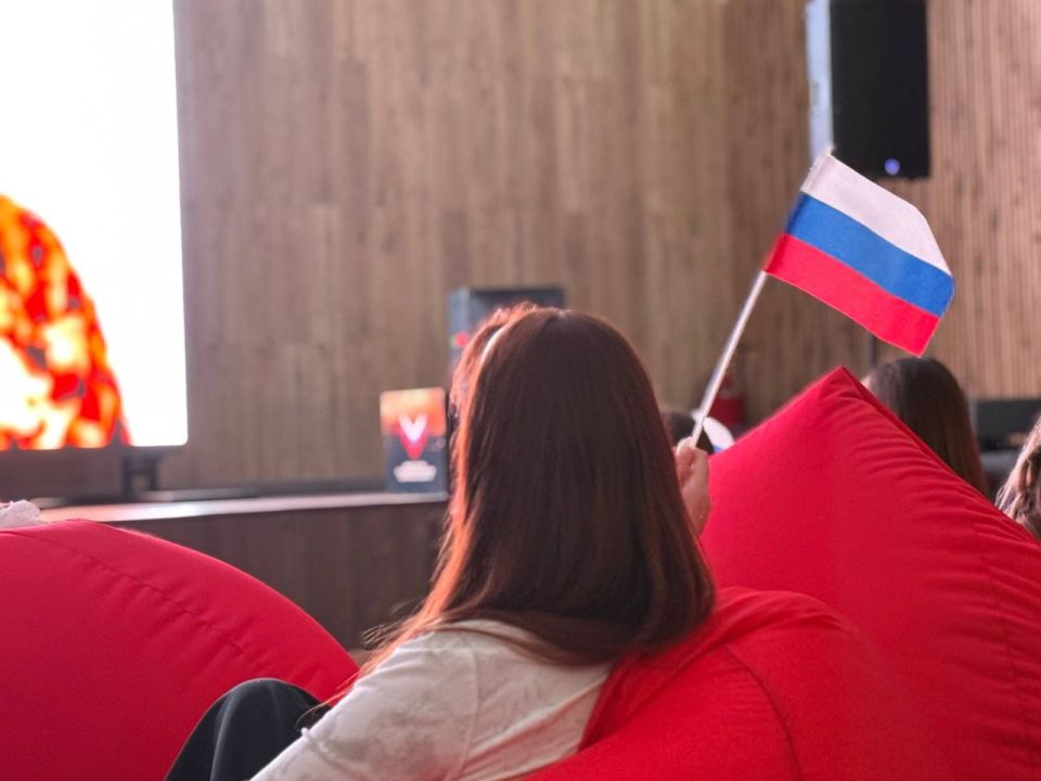 Заслуженная артистка России Юлия Чичерина выступила для молодежи Мелитополя Заслуженная артистка России Юлия Чичерина выступила для молодежи Мелитополя