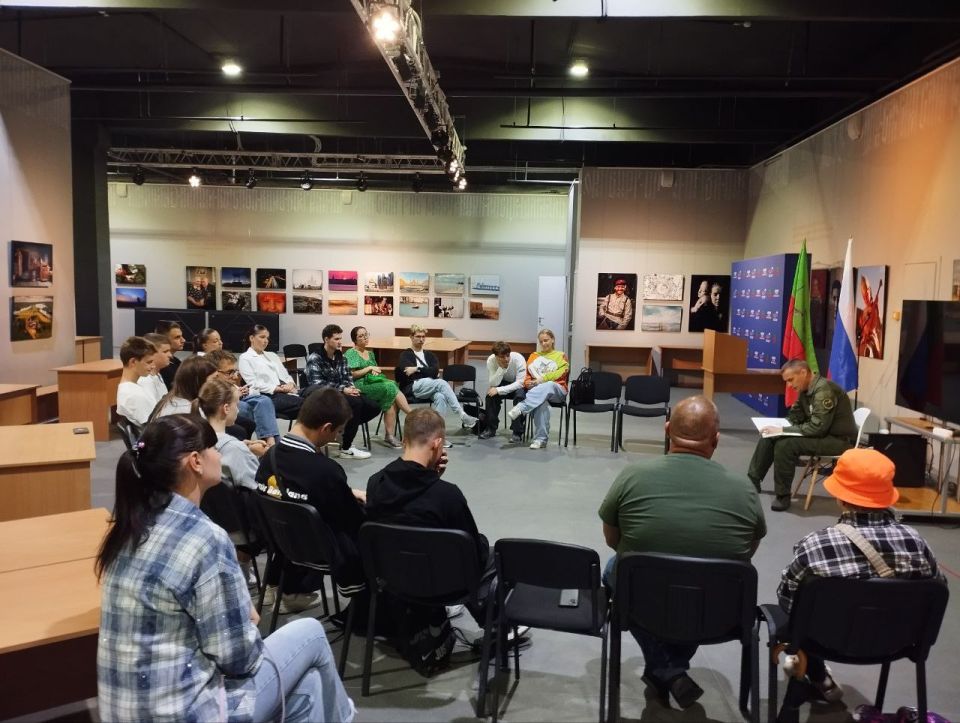 В мультимедийном парке «Россия – моя история» прошли публичные чтения произведений из сборника воспоминаний ветеранов СВО «Жизнь за други своя» В мультимедийном парке «Россия – моя история» прошли публичные чтения произведений из сборника воспоминаний ветеранов СВО «Жизнь за други своя»